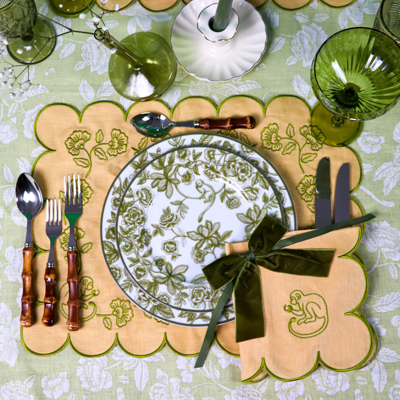 Nappe en lin Eden Flora Parlour en vert et blanc