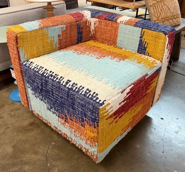 Chaise en tissu Kilim
