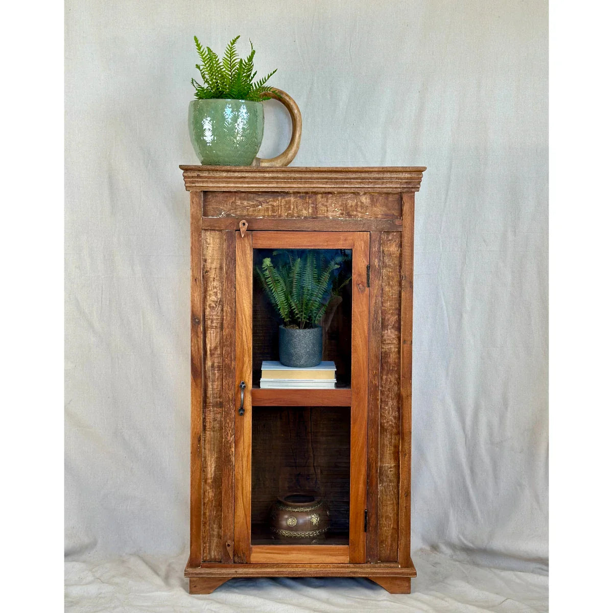 Armoire en bois de teck récupéré